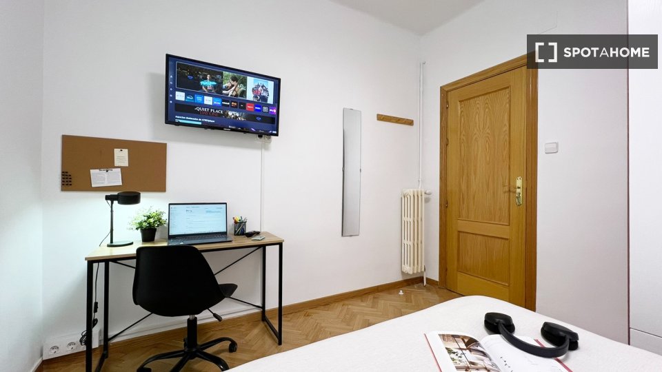 Double room Madrid, 7 beds — photo 7