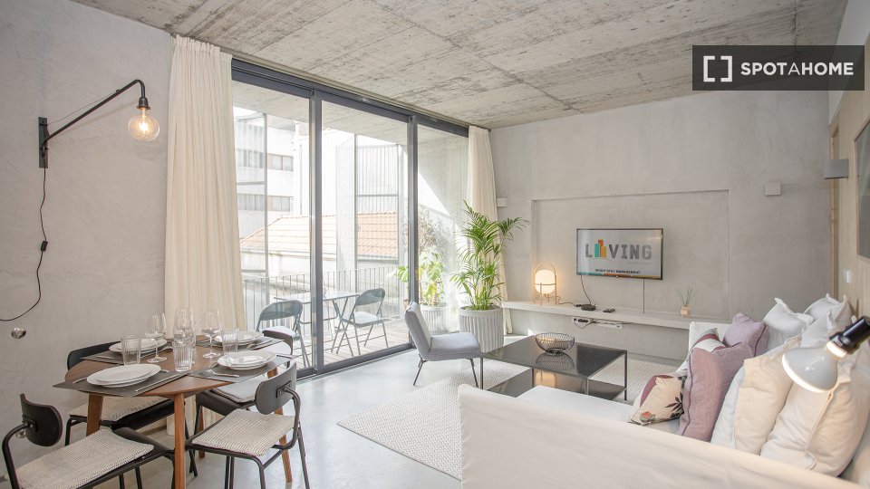 Apartment Porto, 1 bed, 45m² — photo 1