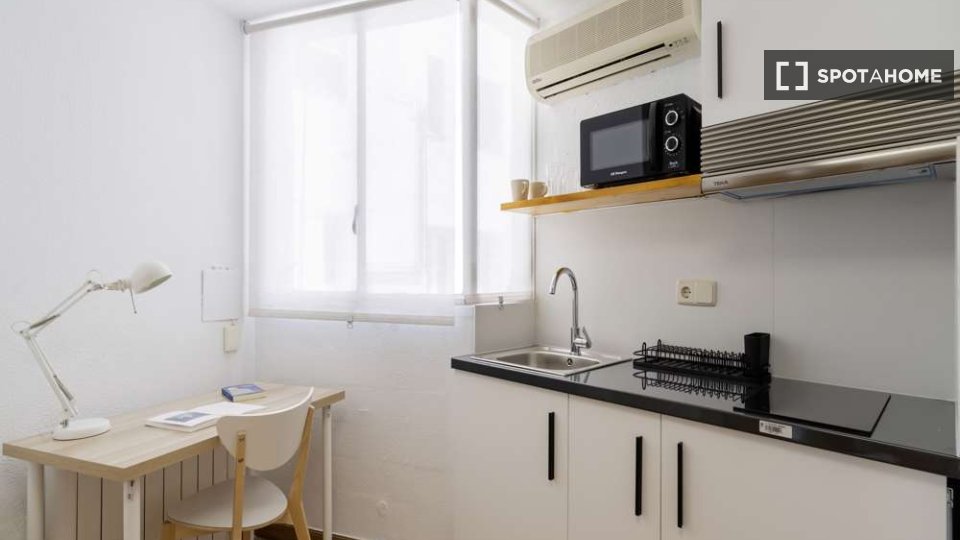 Double room Madrid, 8 beds — photo 10