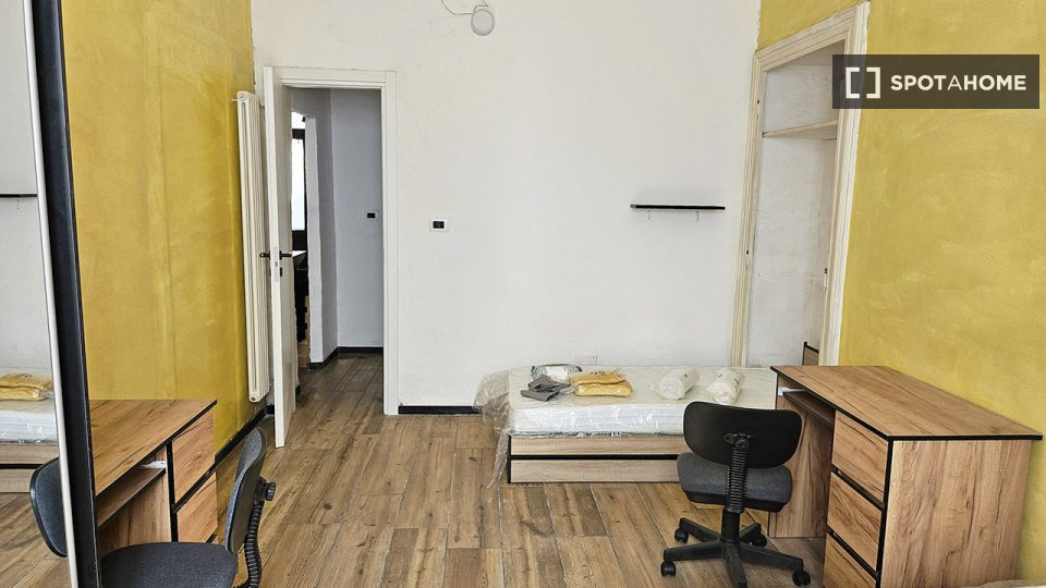 Double room Turin, 3 beds, 75m² — photo 8
