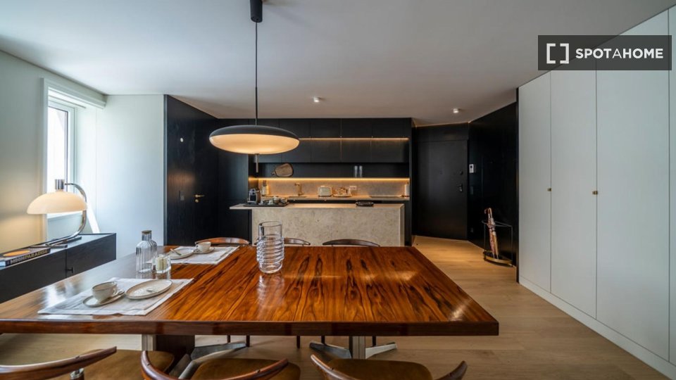 Apartment Lisbon, 2 beds, 101m² — photo 7