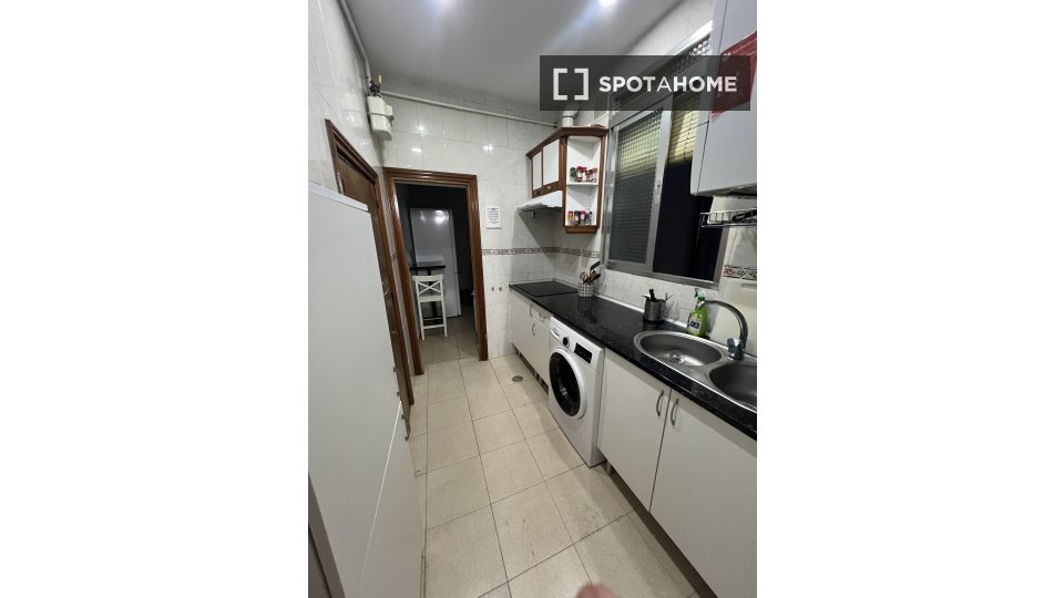 Double room Madrid, 8 beds, 275m² — photo 15