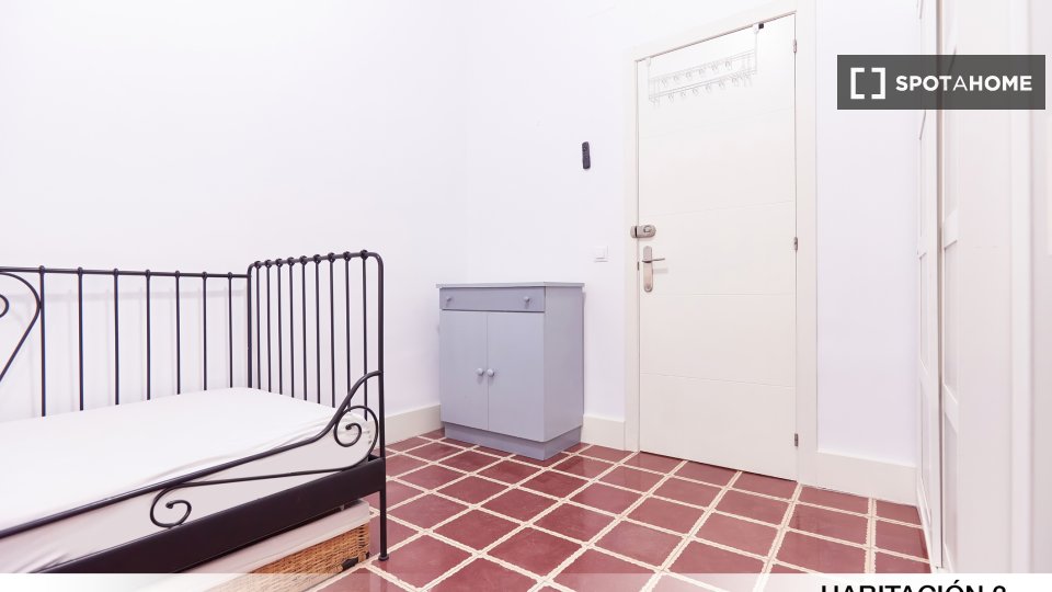 Double room Seville, 5 beds — photo 50