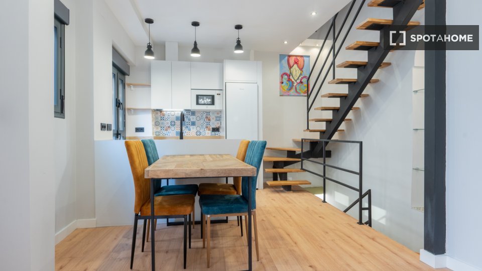 Apartment Seville, 3 beds, 94m² — photo 1