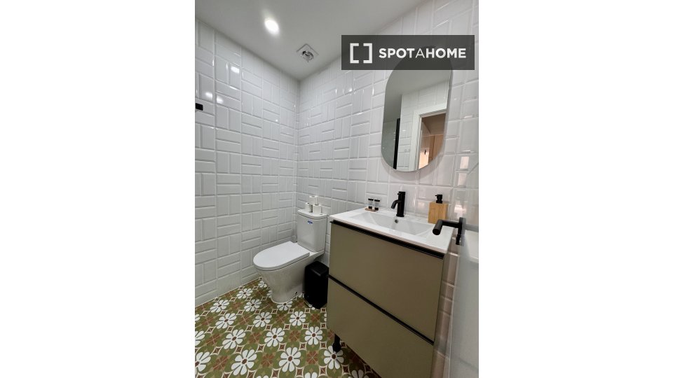 Double room Barcelona, 5 beds — photo 8