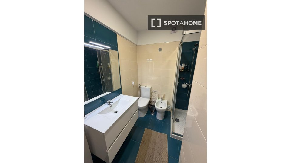 Double room Lisbon, 2 beds — photo 17