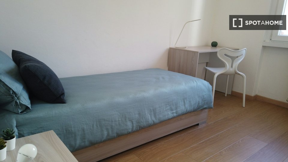 Double room Trento, 3 beds — photo 7