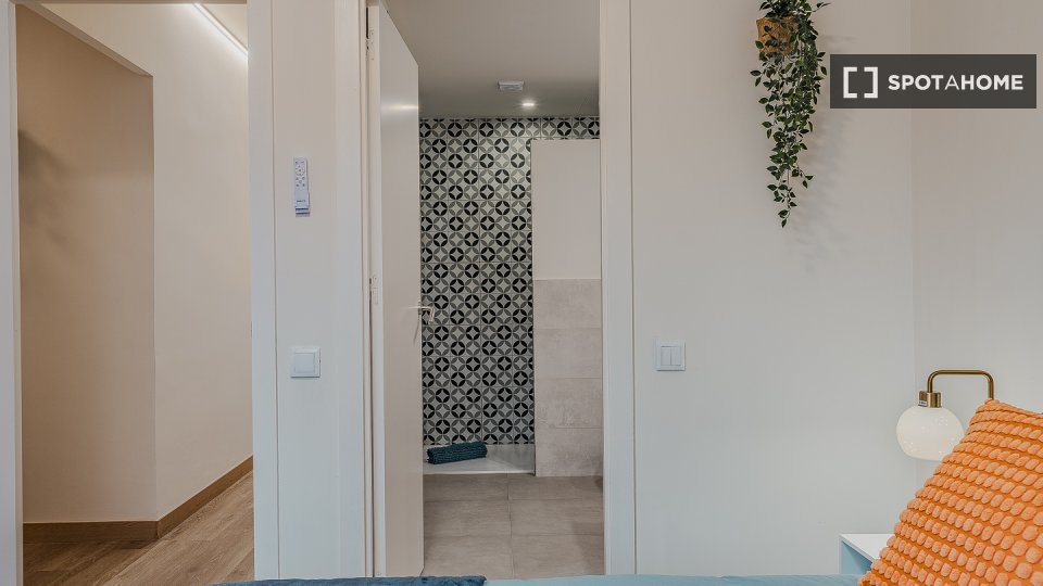 Double room Barcelona, 6 beds, 120m² — photo 92
