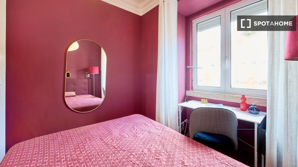 Double room Lisbon, 4 beds — photo 46