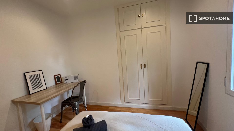 Double room Madrid, 8 beds — photo 12