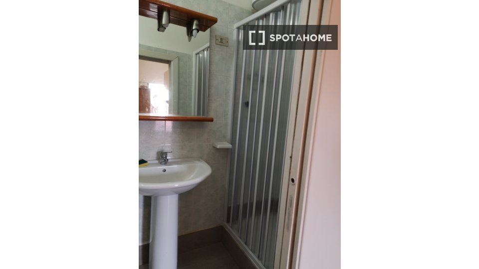 Double room Naples, 3 beds, 110m² — photo 8