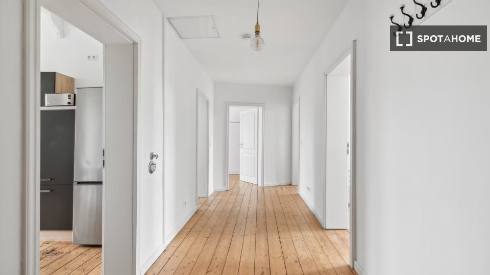 Double room Hamburg, 3 beds, 87m² — photo 13