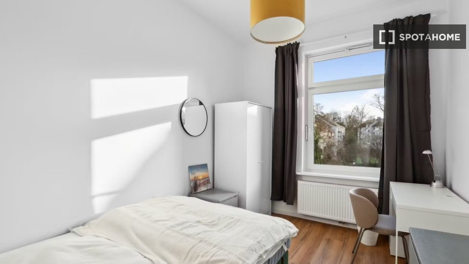 Double room Hamburg, 3 beds — photo 10