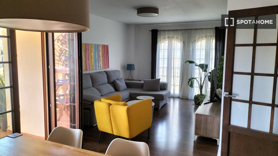 Double room Valencia, 2 beds, 100m² — photo 11