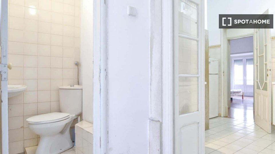 Double room Lisbon, 6 beds — photo 4