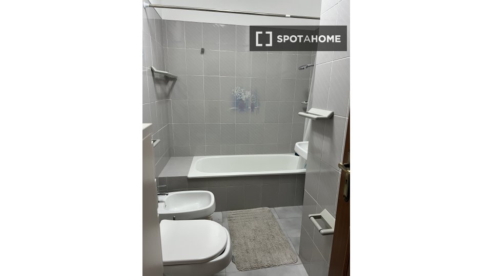 Apartment Lisbon, 2 beds, 69m² — photo 4