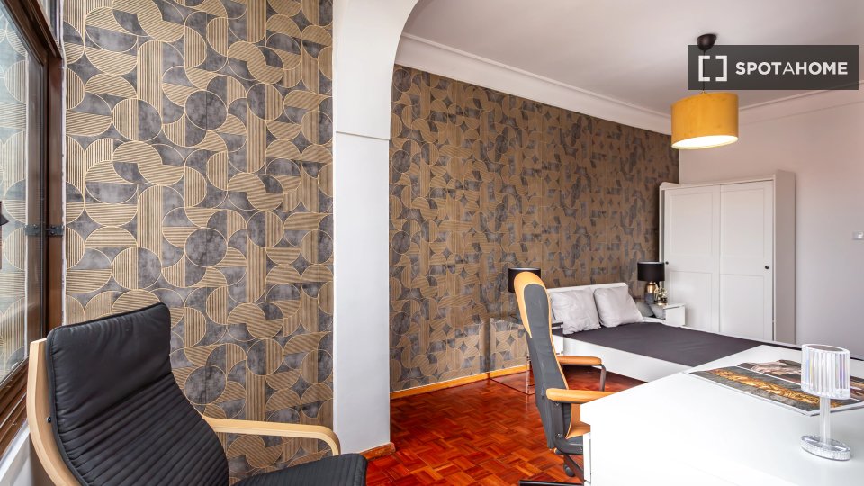 Double room Lisbon, 4 beds — photo 13