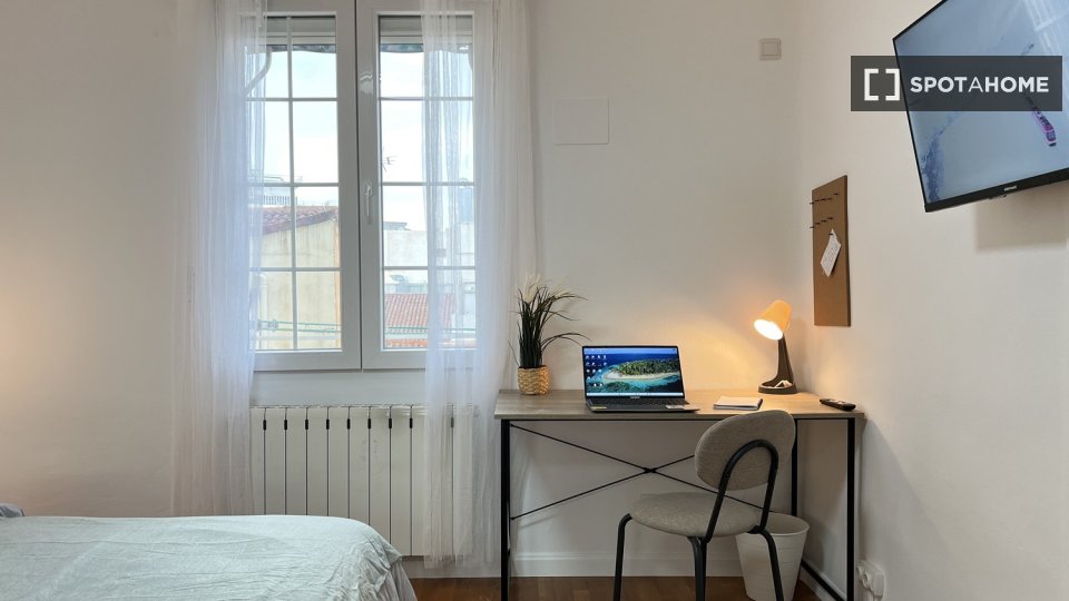 Double room Madrid, 6 beds — photo 12
