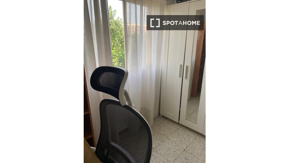 Double room Malaga, 3 beds — photo 14