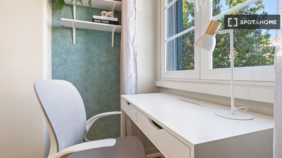 Double room Lisbon, 5 beds — photo 11