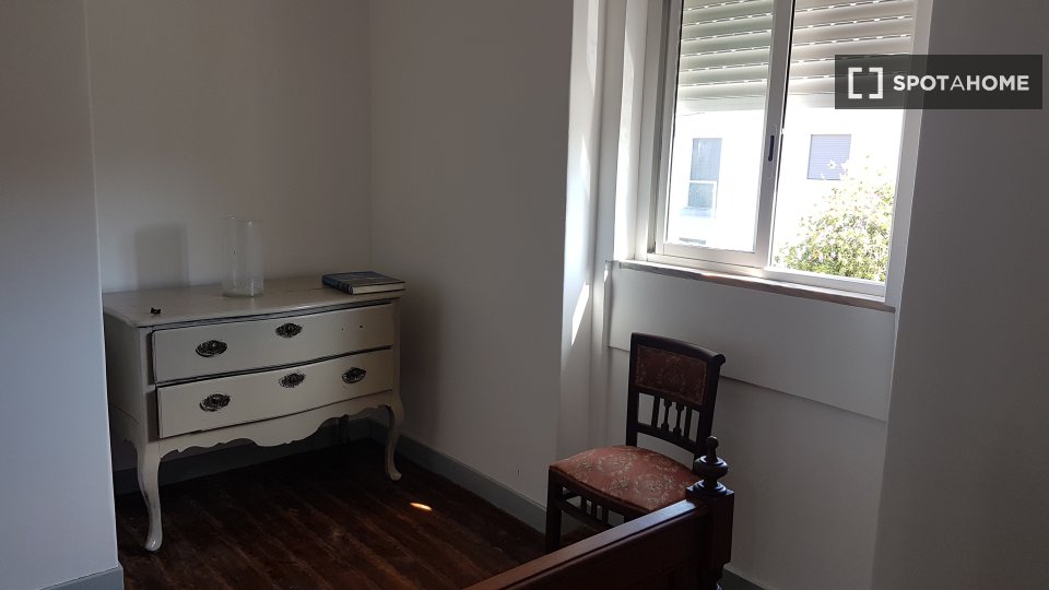 Double room Coimbra, 3 beds — photo 6