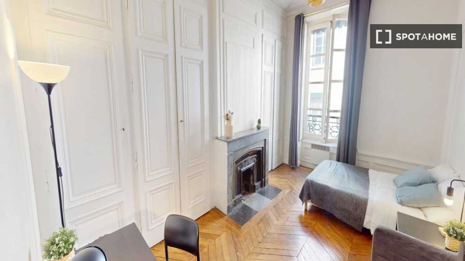 Camera doppia Lione, 5 camere, 130m² — foto 2