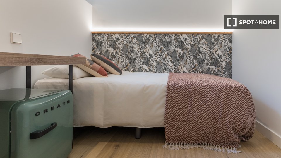 Double room Madrid, 6 beds — photo 9