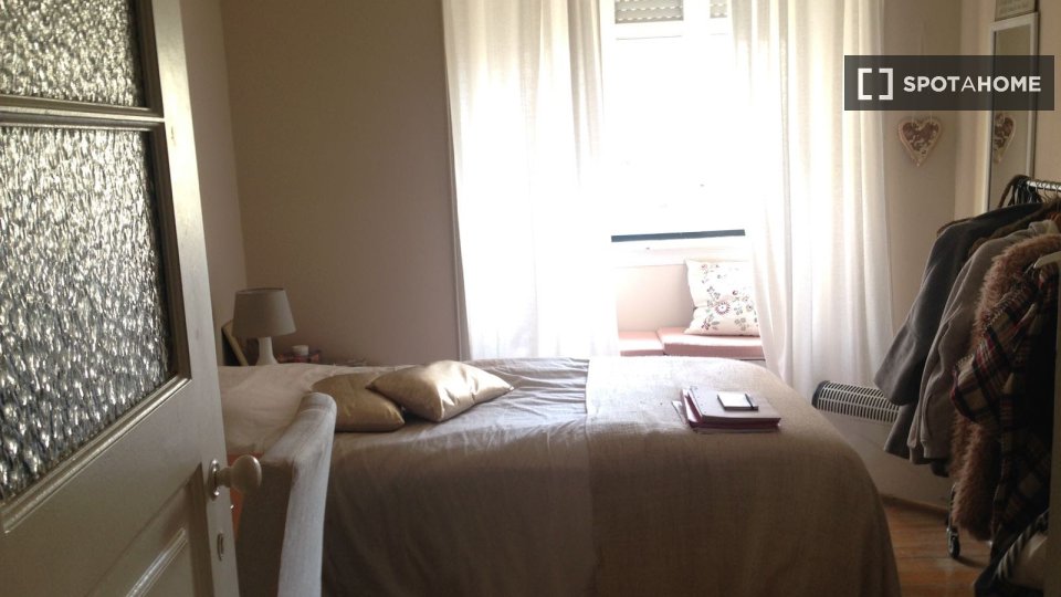 Double room Lisbon, 4 beds — photo 24