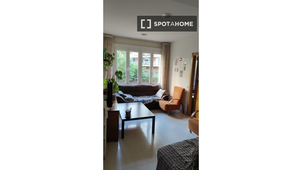 Double room Madrid, 3 beds, 101m² — photo 3