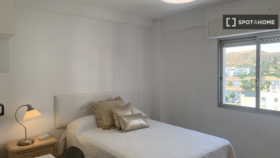 Double room Malaga, 4 beds — photo 2