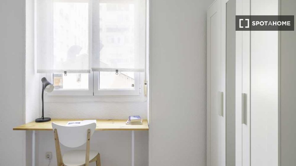 Double room Madrid, 4 beds — photo 10
