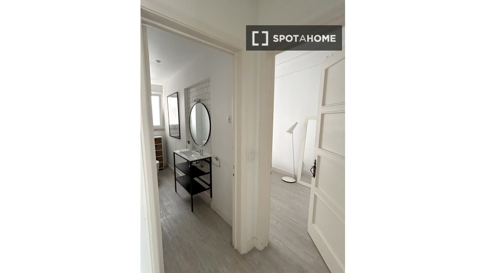 Apartment Lisbon, 3 beds, 100m² — photo 14