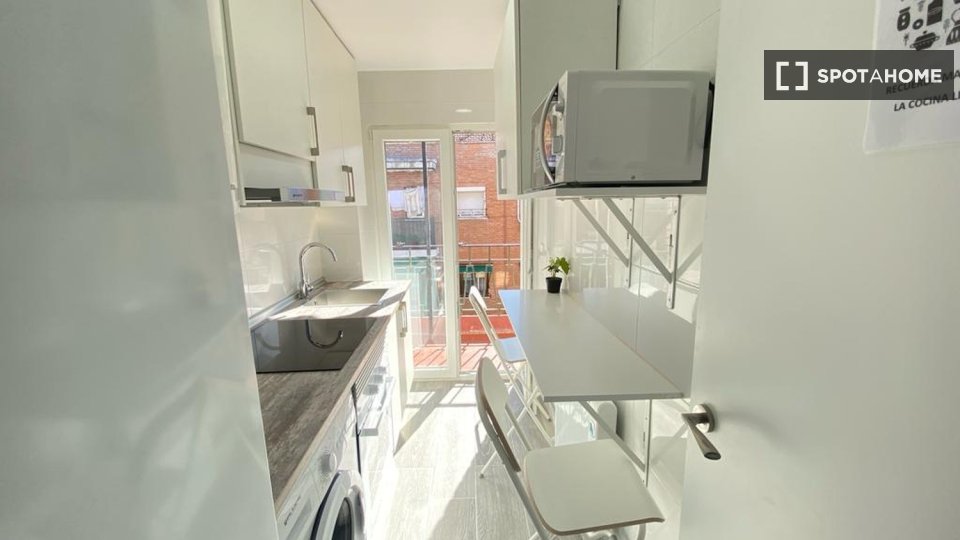 Double room Madrid, 4 beds — photo 4