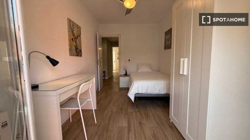 Chambre double Madrid, 3 chambres — photo 34
