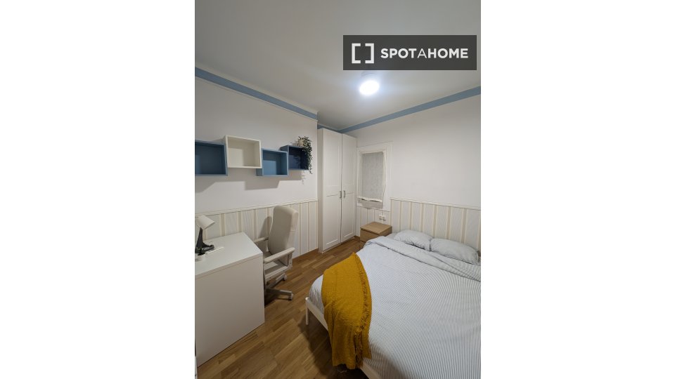 Stanza in appartamento condiviso in affitto a Les Corts, Barcellona. - a Barcellona
