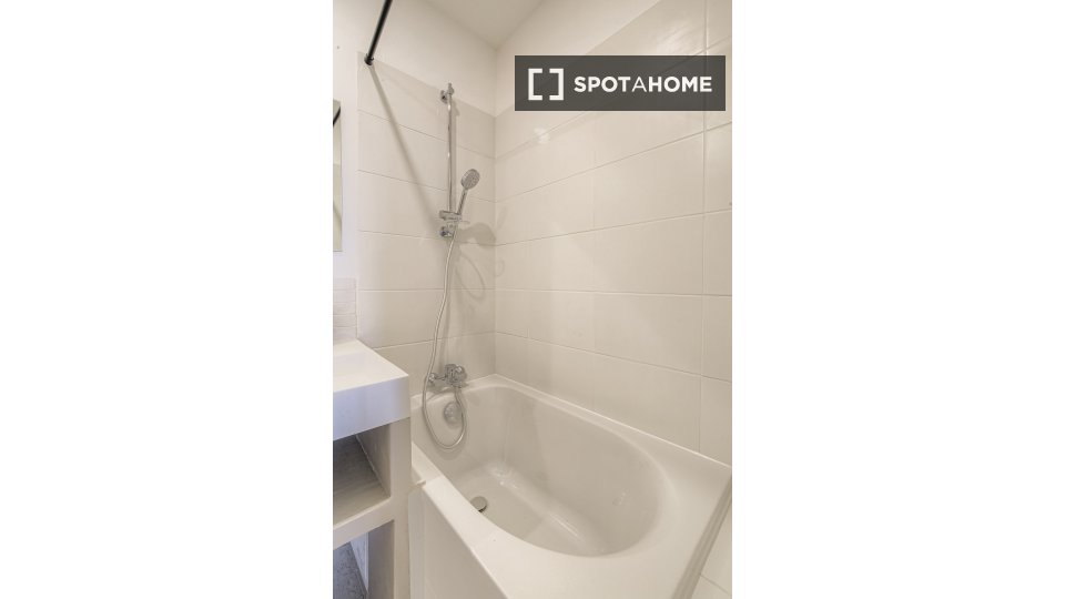 Double room Lyon, 4 beds, 84m² — photo 6