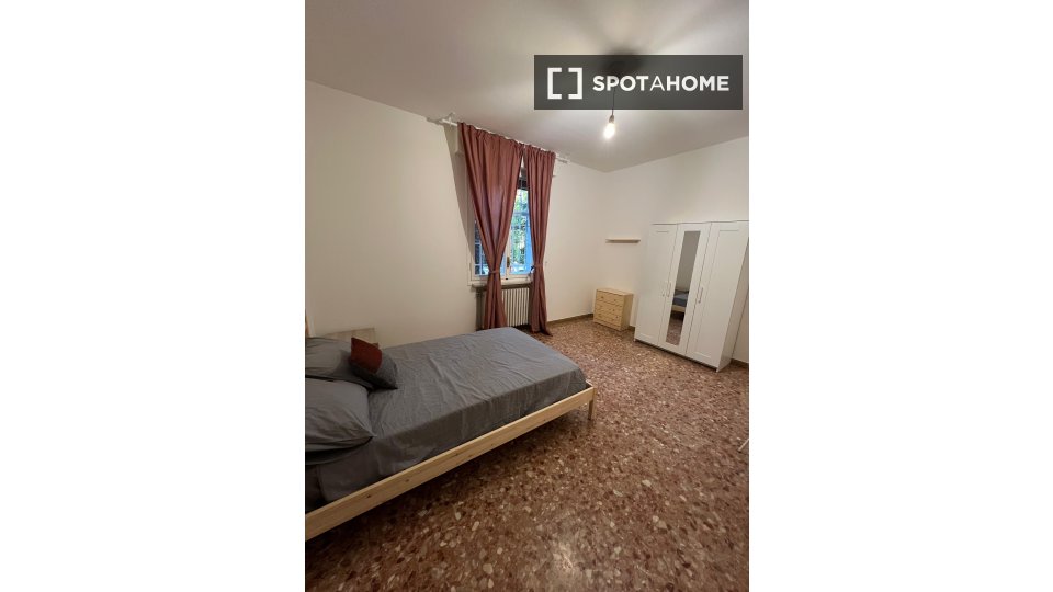 Double room Bologna, 3 beds, 130m² — photo 14