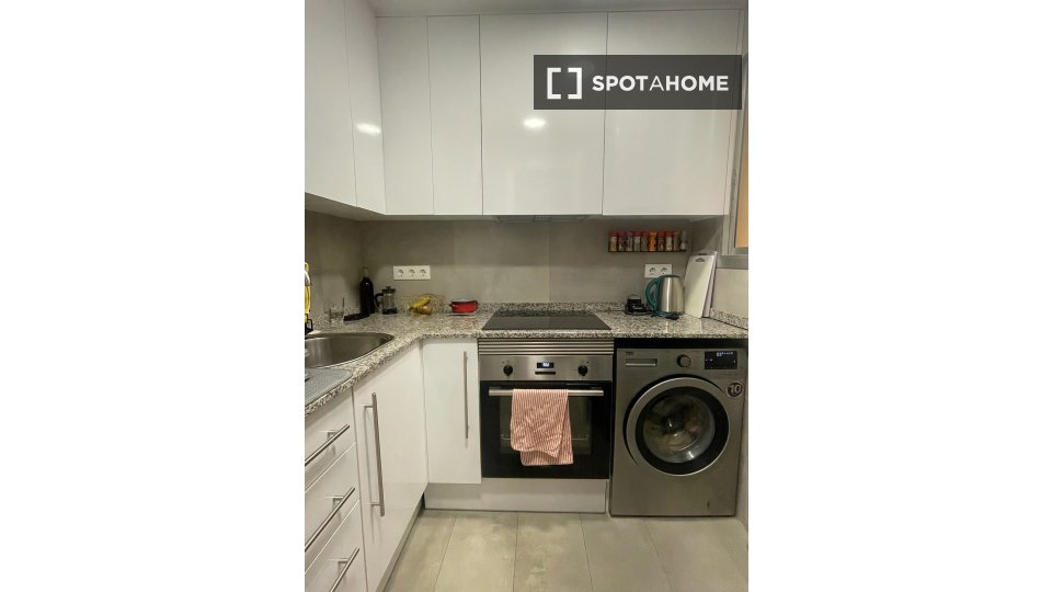 Double room Barcelona, 2 beds, 60m² — photo 2
