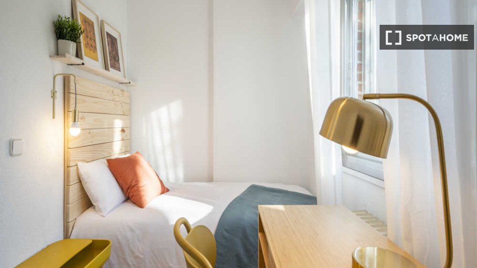 Double room Madrid, 16 beds — photo 39