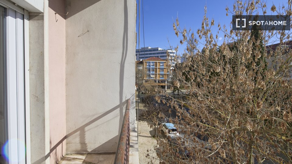 Double room Lisbon, 5 beds — photo 17