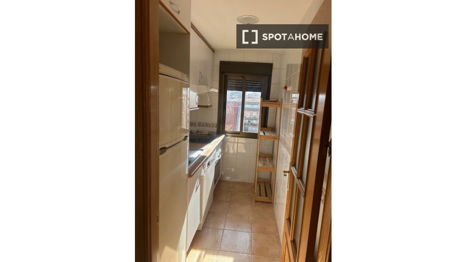 Double room Madrid, 3 beds, 100m² — photo 9