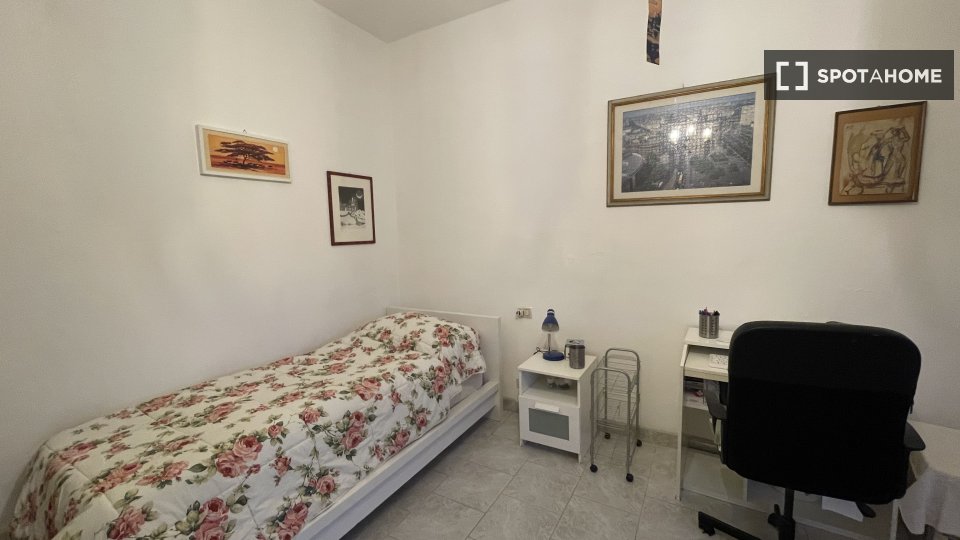 Double room Florence, 3 beds, 90m² — photo 1