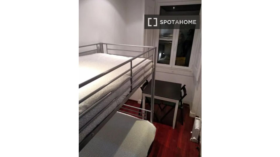 Apartment Lisbon, 3 beds, 80m² — photo 1