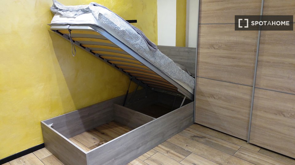 Double room Turin, 3 beds, 90m² — photo 14