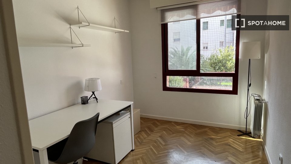 Double room Madrid, 2 beds, 90m² — photo 8