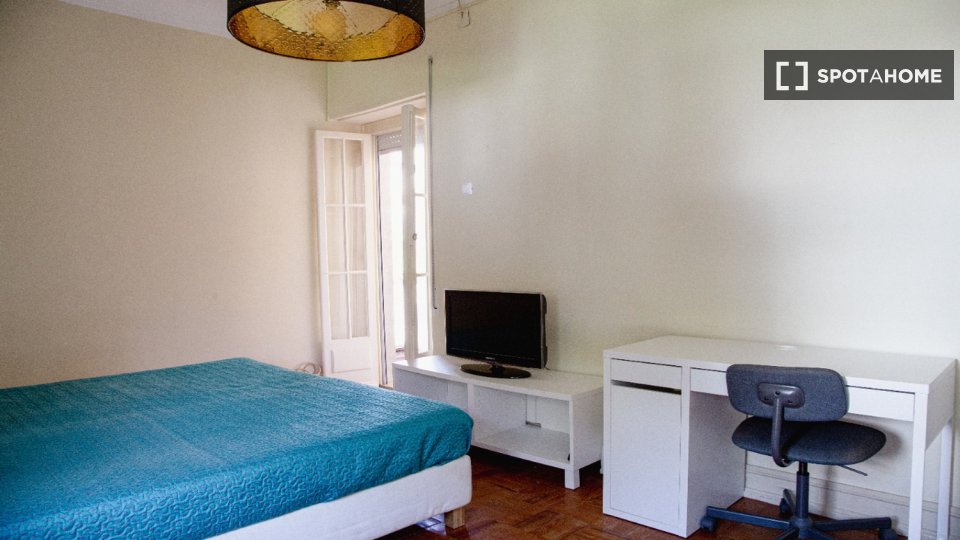 Double room Lisbon, 6 beds — photo 10