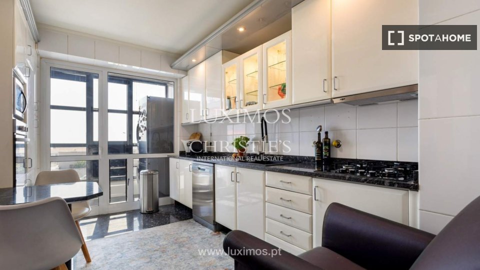 Apartment Porto, 3 beds, 150m² — photo 7
