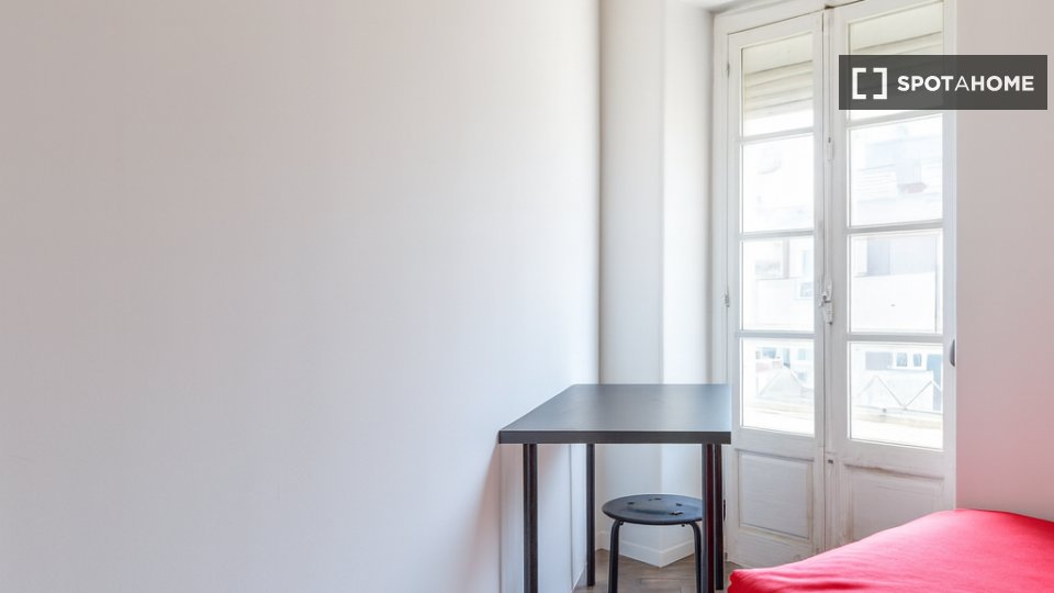 Double room Lisbon, 7 beds — photo 30