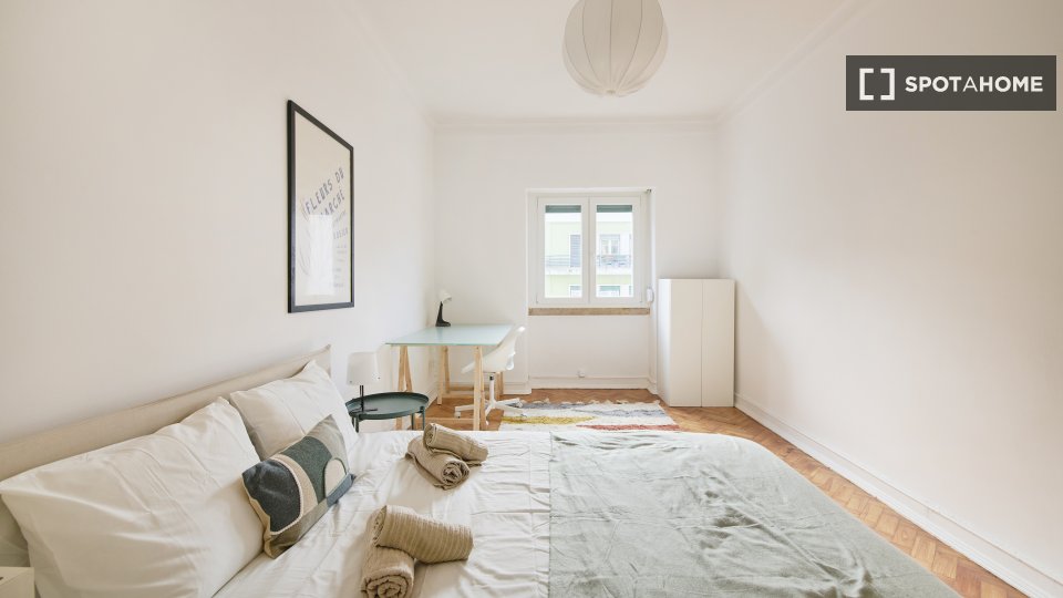 Double room Lisbon, 6 beds — photo 11