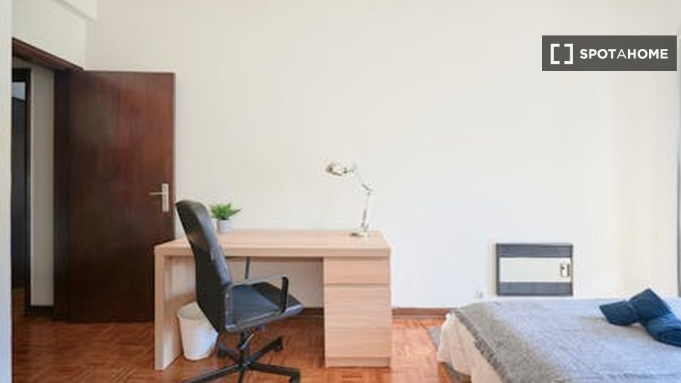 Double room Lisbon, 5 beds — photo 3